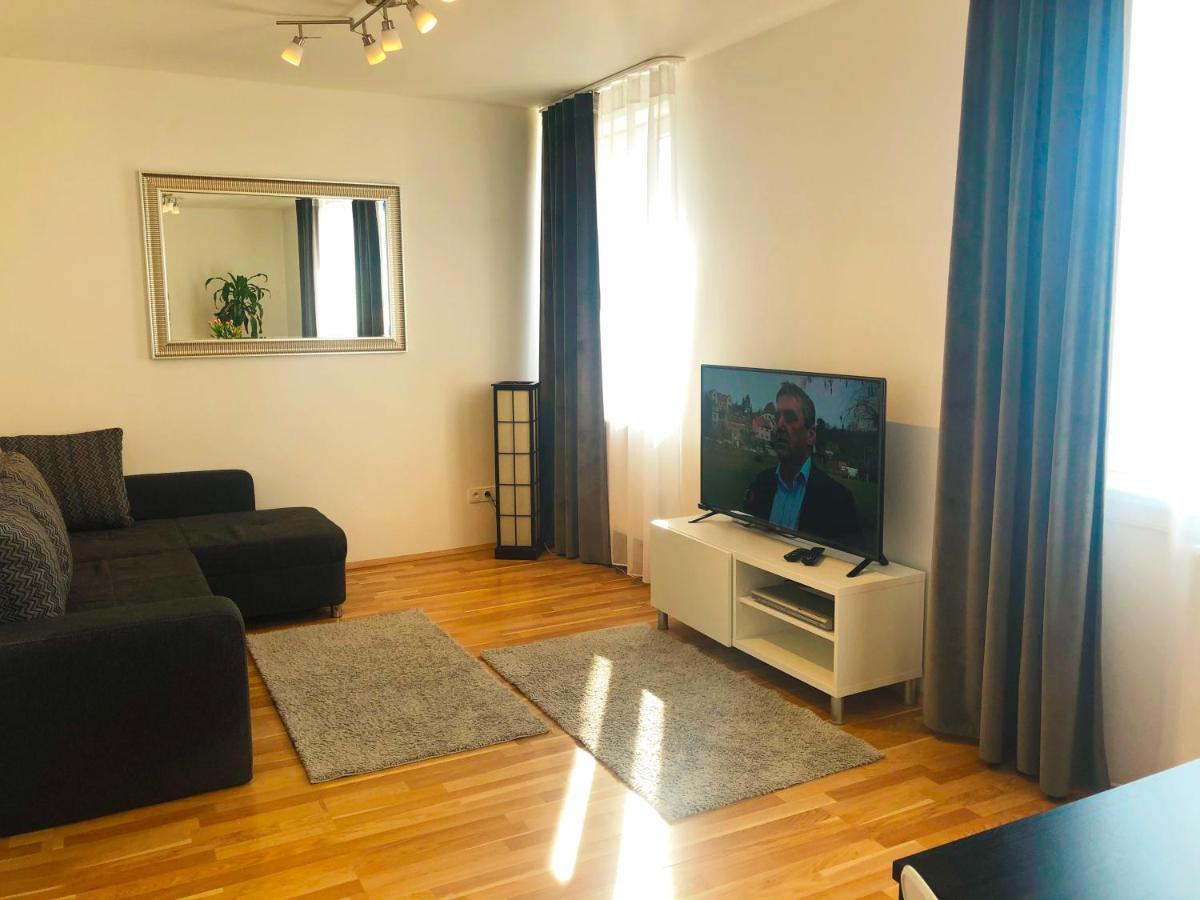 On The Top Apartments Prague Luaran gambar