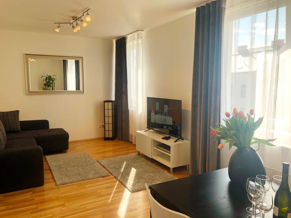 On The Top Apartments Prague Luaran gambar